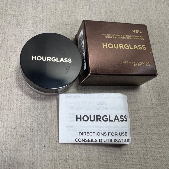 ❤️3 for $30❤️ HOURGLASS Veil Translucent Setting Powder mini - Picture 7 of 7